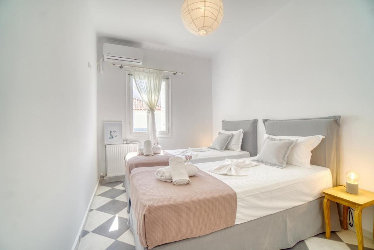 Stylish, Cozy 2-Bdr Flat In Andros Town By Explore Andros Exterior foto