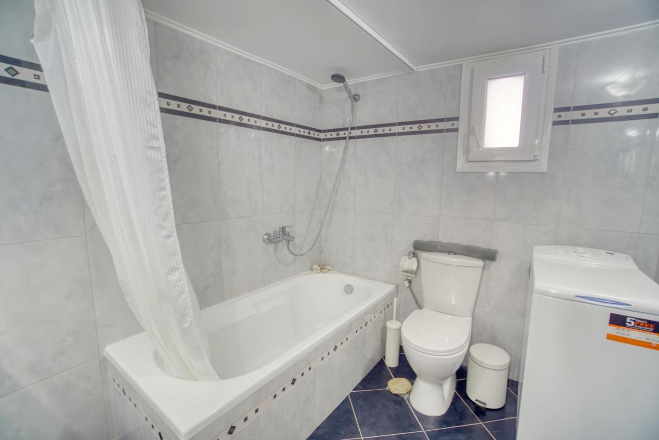 Stylish, Cozy 2-Bdr Flat In Andros Town By Explore Andros Exterior foto
